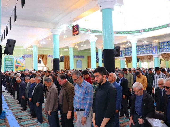 تصاویر/ اقامه نماز جمعه تکاب