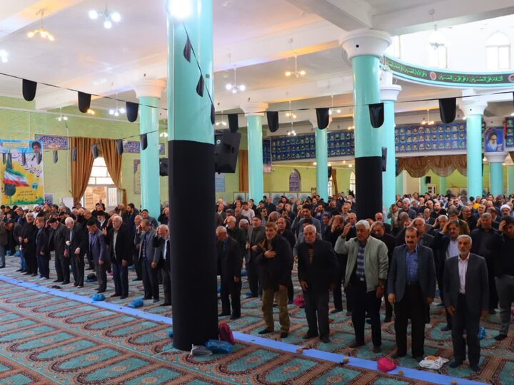 تصاویر/ اقامه نماز جمعه تکاب