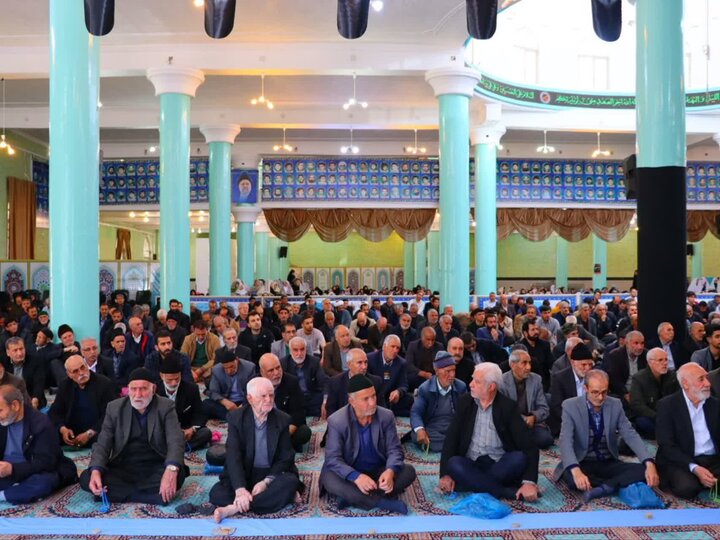 تصاویر/ اقامه نماز جمعه تکاب