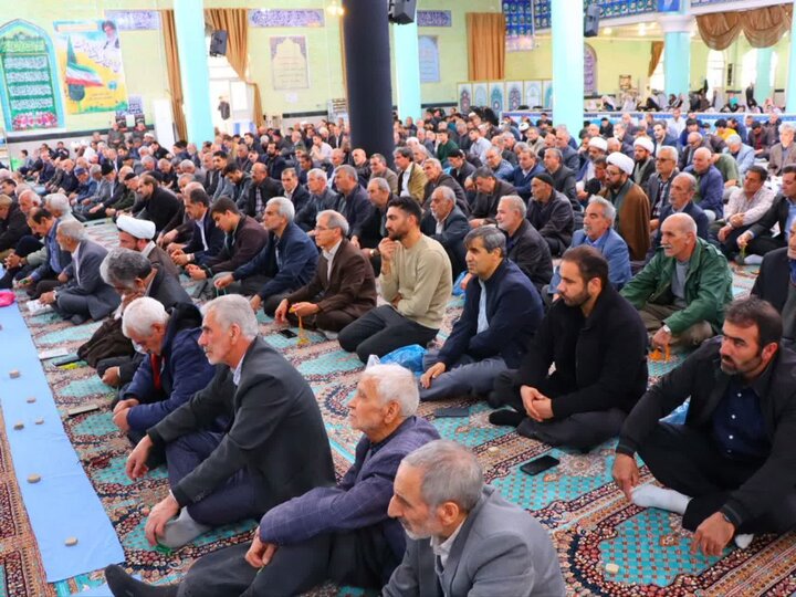 تصاویر/ اقامه نماز جمعه تکاب