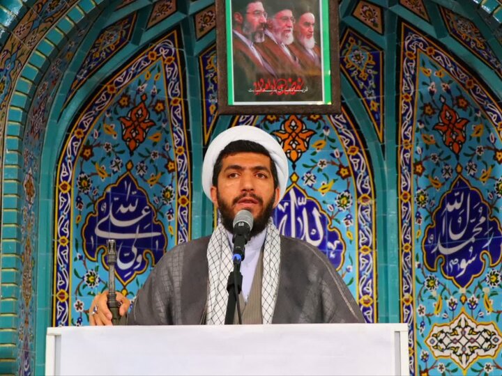 تصاویر/ اقامه نماز جمعه تکاب