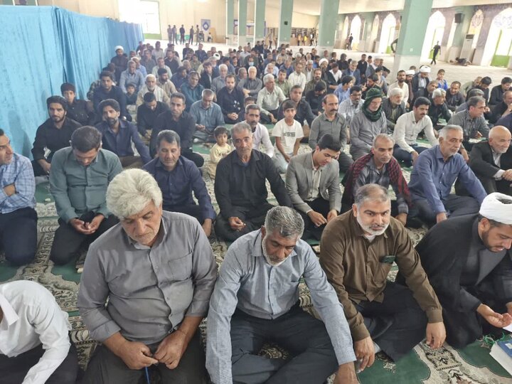 تصاویر/ اقامه نماز جمعه در شهر عنبر آباد