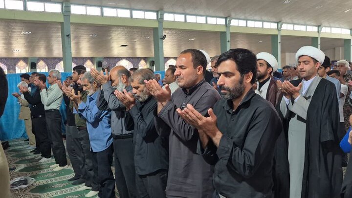 تصاویر/ اقامه نماز جمعه در شهر عنبر آباد