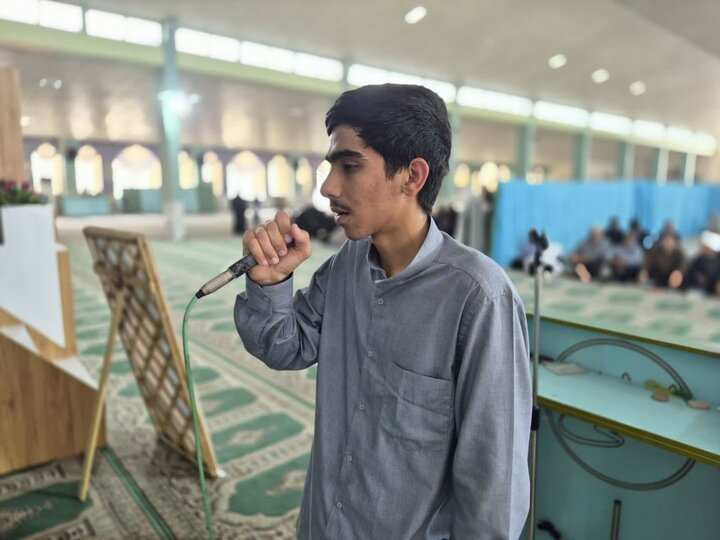 تصاویر/ اقامه نماز جمعه در شهر عنبر آباد