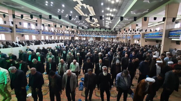 تصاویر/اقامه نماز عبادی سیاسی جمعه در خمین