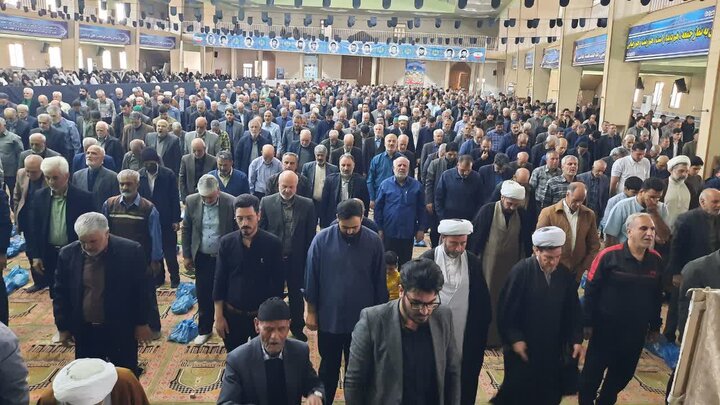 تصاویر/اقامه نماز عبادی سیاسی جمعه در خمین