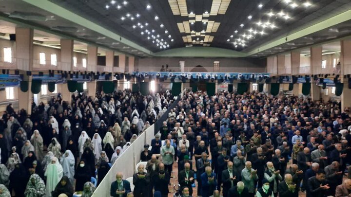 تصاویر/اقامه نماز عبادی سیاسی جمعه در خمین