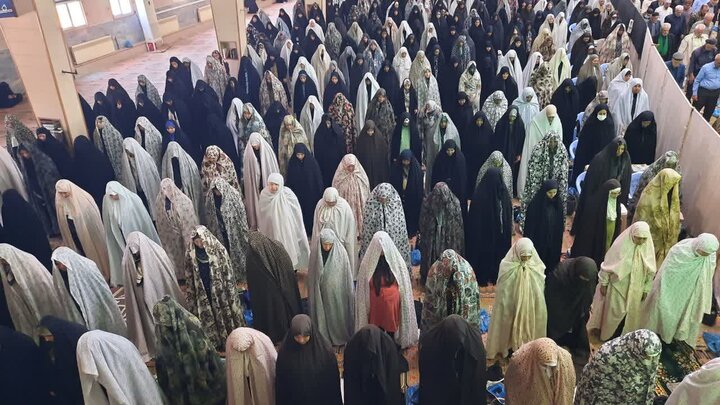 تصاویر/اقامه نماز عبادی سیاسی جمعه در خمین