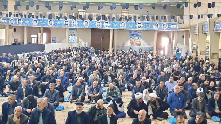 تصاویر/اقامه نماز عبادی سیاسی جمعه در خمین