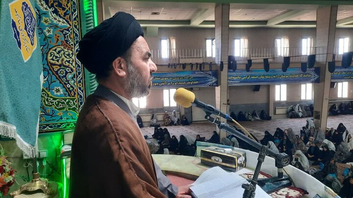 تصاویر/اقامه نماز عبادی سیاسی جمعه در خمین