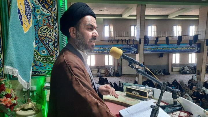 تصاویر/اقامه نماز عبادی سیاسی جمعه در خمین