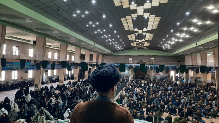 تصاویر/اقامه نماز عبادی سیاسی جمعه در خمین