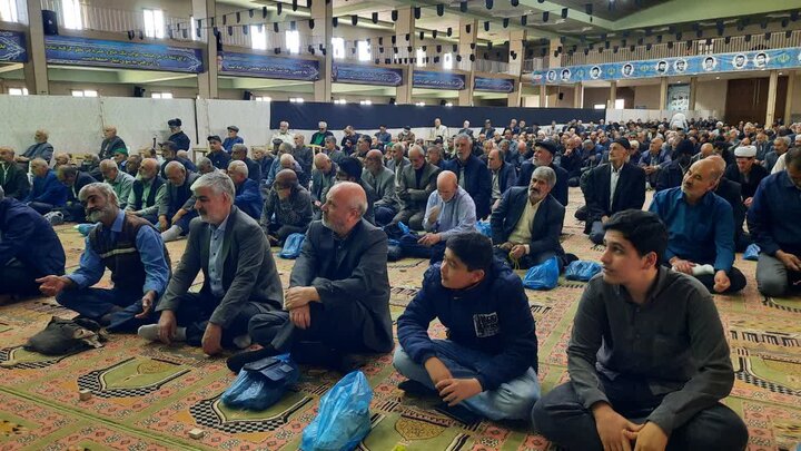 تصاویر/اقامه نماز عبادی سیاسی جمعه در خمین