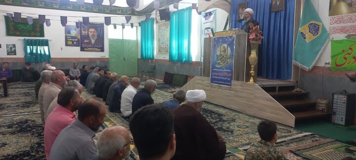 تصاویر/ اقامه نماز جمعه دابودشت به امامت حجت الاسلام و المسلمین محمدعلی حاجی زاده
