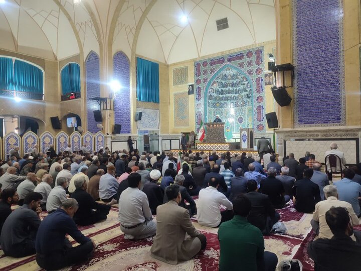 تصاویر/ اقامه نماز جمعه در شهر بم