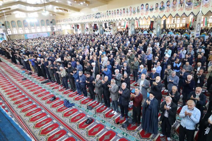 تصاویر/ اقامه نماز جمعه ساری به امامت حجت الاسلام و المسلمین محمدی لائینی