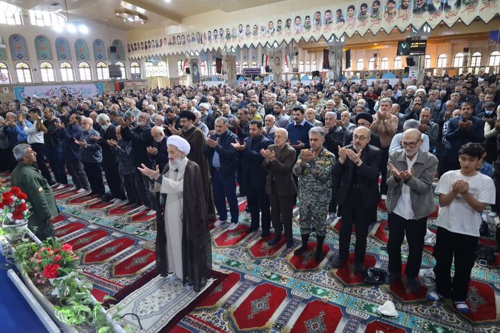 تصاویر/ اقامه نماز جمعه ساری به امامت حجت الاسلام و المسلمین محمدی لائینی