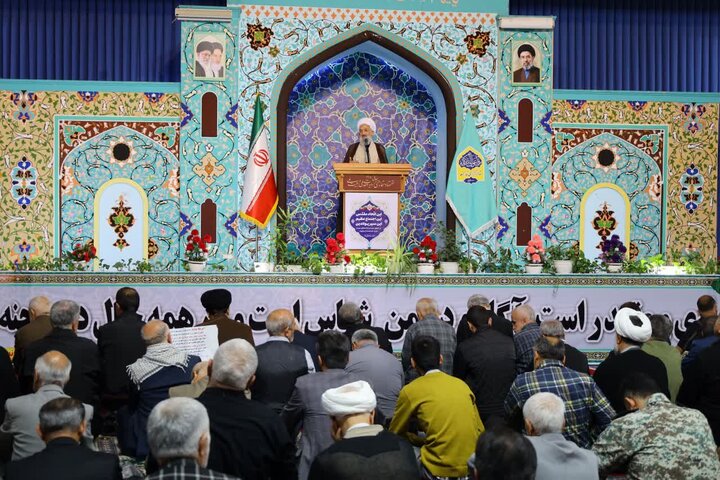 تصاویر/ اقامه نماز جمعه ساری به امامت حجت الاسلام و المسلمین محمدی لائینی