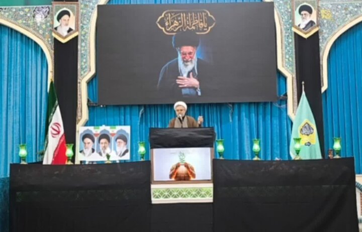 تصاویر/ اقامه نماز جمعه در شهر شهر بابک