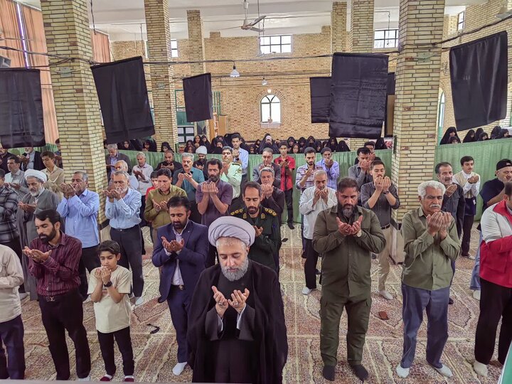 تصاویر/ اقامه نماز جمعه در شهر شهداد