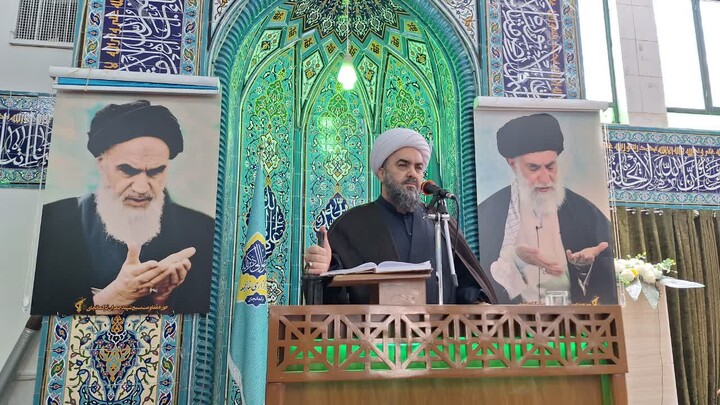 نماز جمعه ترکمنچای به روایت تصویر