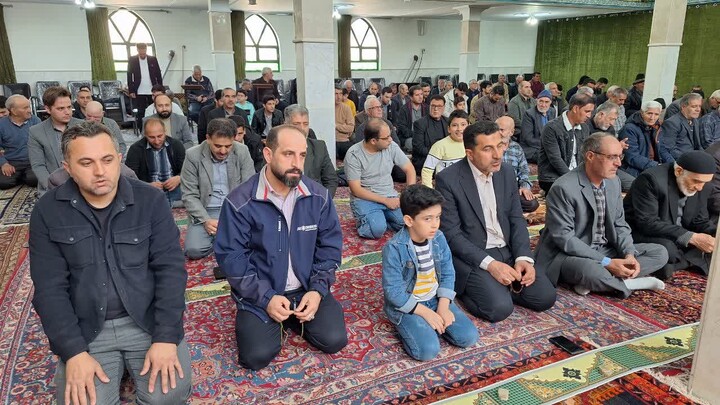 نماز جمعه ترکمنچای به روایت تصویر