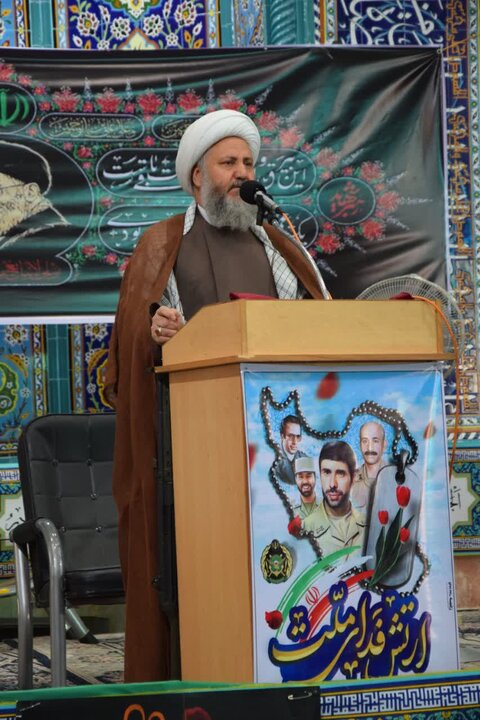 تصاویر/ نمازعبادی سیاسی جمعه آران وبیدگل