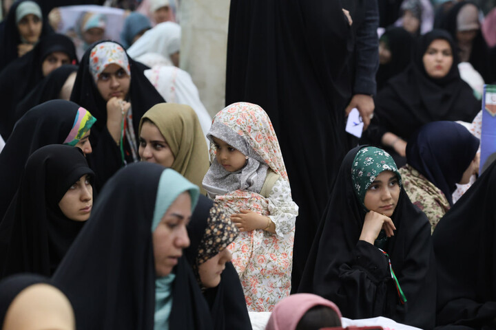 تصاویر / اقامه دخترانه‌ترین نماز جمعه در همدان