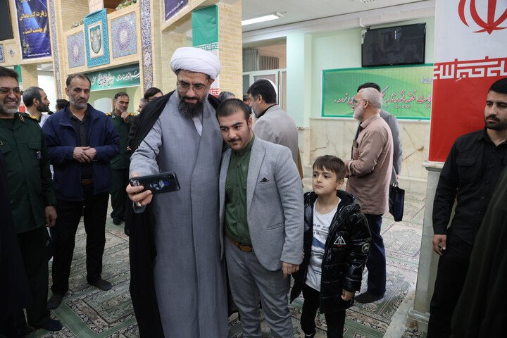 تصاویر / اقامه دخترانه‌ترین نماز جمعه در همدان