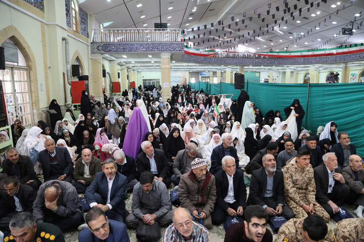 تصاویر / اقامه دخترانه‌ترین نماز جمعه در همدان