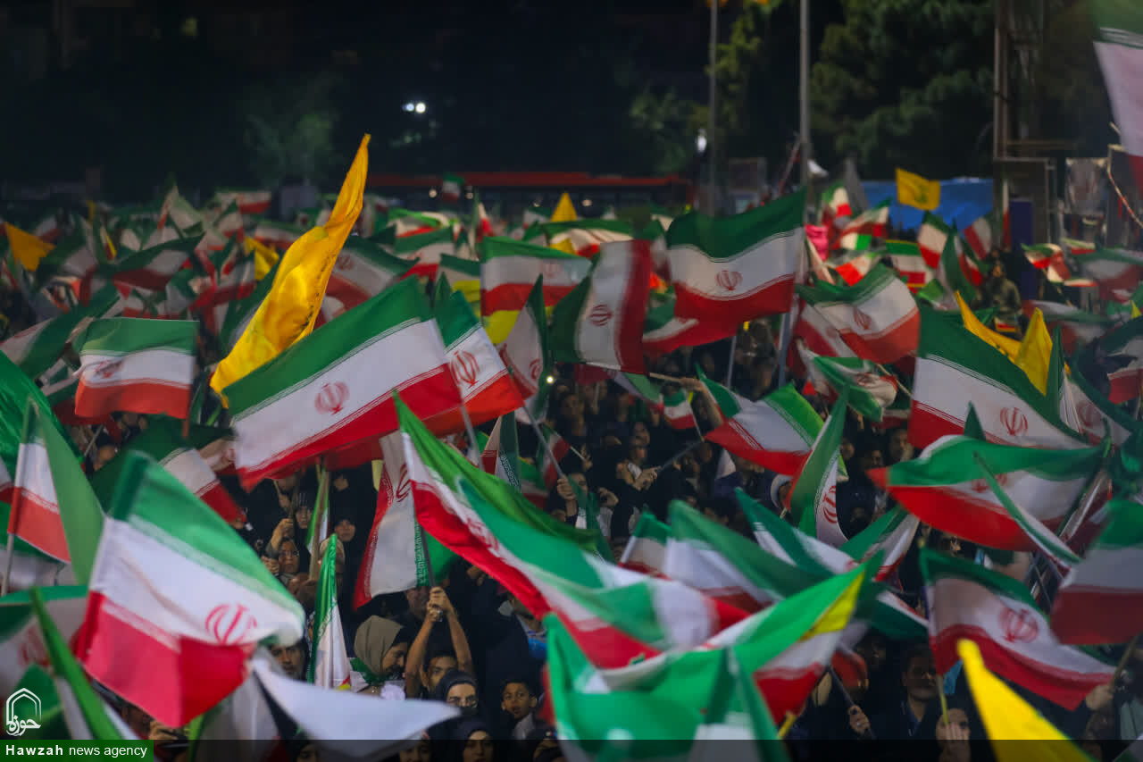 تصاویر هوایی از حضور کرمانی ها در شب چهل و هفتم از جنگ رمضان