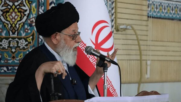 ایستادگی و مقاومت ملت ایران هیمنه ابرقدرت جهان را درهم شکست