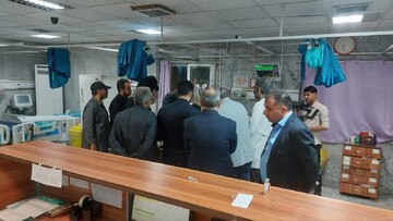 تصاویر/ دیدار نماینده دفتر آیت‌الله العظمی سیستانی با خانواده شهدای جنگ رمضان کاشان