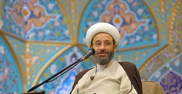 شعار «هیهات مناالذله» مبنای مذاکرات و تصمیم‌گیری‌ها باشد
