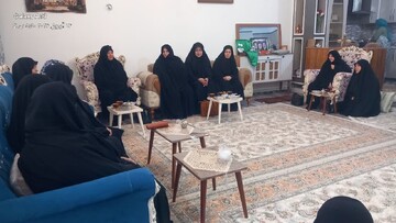 عیادت و تکریم بانوی جانباز میانه‌ای / تجلی «امید و اراده» در روحیه بانوان مقاوم