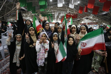 فیلم| «همایش تجدید بیعت دختران و بانوان اصفهان با رهبر انقلاب اسلامی