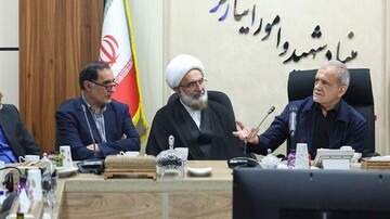 حمایت از خانواده شهدا و ایثارگران، در دستور کار باقی بماند