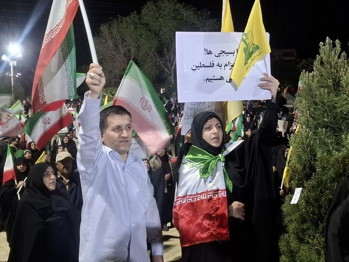 تصاویر| چهل و هشتمین تجمع مردمی شهرستان کاشان در میدان امام خامنه ای(ره)