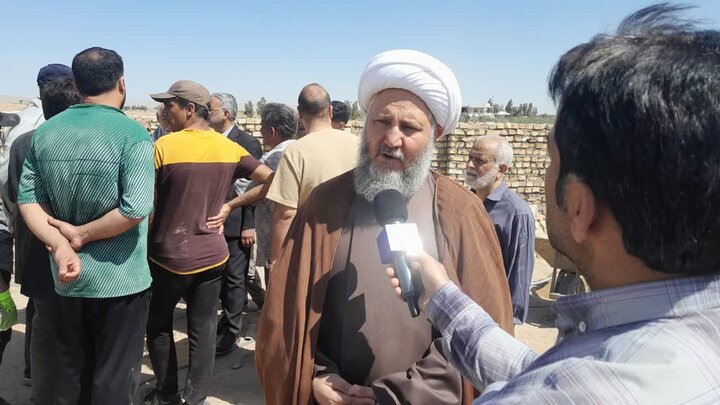 تصاویر/حضور امام جمعه شهر آران و بیدگل در جمع گروه جهادی