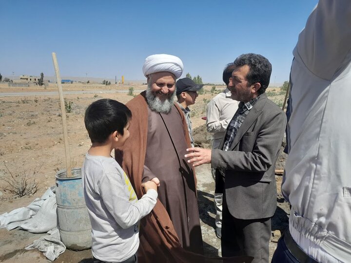 تصاویر/حضور امام جمعه شهر آران و بیدگل در جمع گروه جهادی