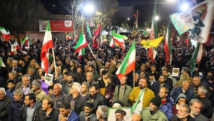 تصاویر / برگزاری ایستگاه صلواتی مدرسه علمیه صاحب الزمان(عج) اسدآباد