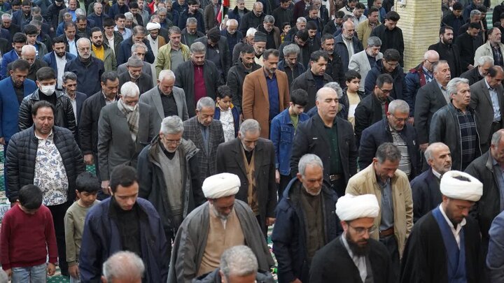 تصاویر/ اقامه نماز استغاثه به امام زمان(عج) در خوی
