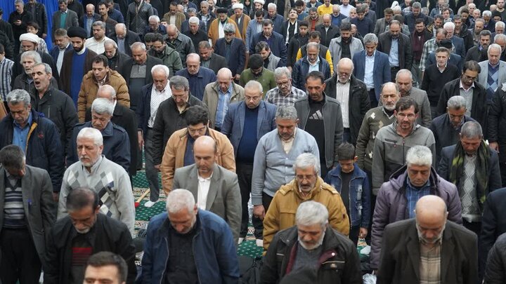 تصاویر/ اقامه نماز استغاثه به امام زمان(عج) در خوی