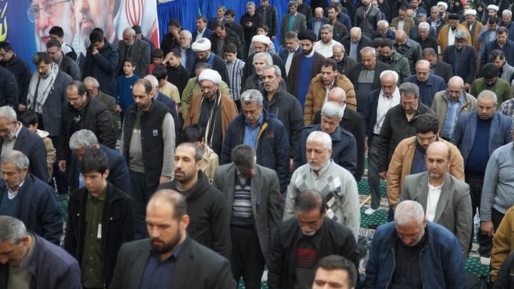 تصاویر/ اقامه نماز استغاثه به امام زمان(عج) در خوی