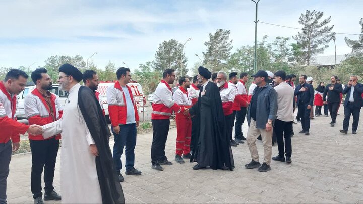 تصاویر/ دیدارنماینده دفتر آیت‌الله سیستانی با خانواده شهدای جنگ رمضان کاشان