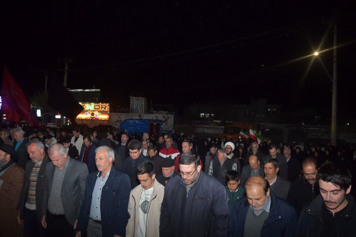 تصاویر/ تجمع و اقامه نماز استغاثه به امام زمان در شهرستان شوط