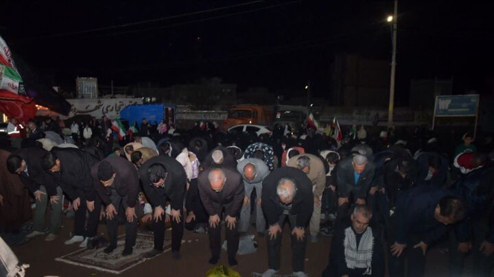 تصاویر/ تجمع و اقامه نماز استغاثه به امام زمان در شهرستان شوط