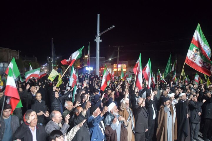 تصاویر/ تجمع و اقامه نماز استغاثه به امام زمان در شهرستان شوط