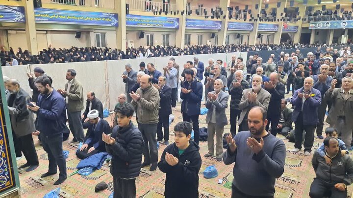 تصاویر/اقامه نماز استغاثه به ساحت مقدس امام زمان در شهرستان خمین