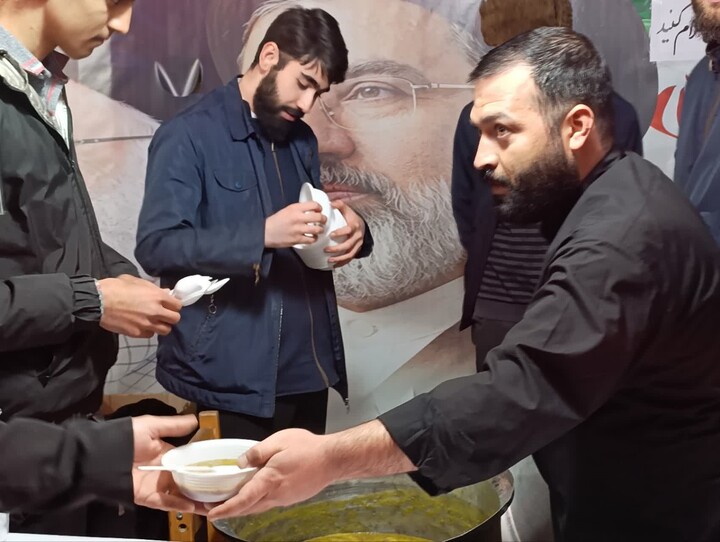 تصاویر/ ایستگاه صلواتی مدرسه علمیه صادقیه تبریز